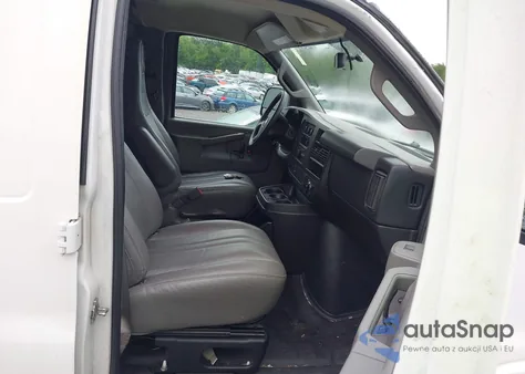 2017 Chevrolet Express G2500 Work Van из США, поврежденный, VIN 1GCWGAFF4H1128254